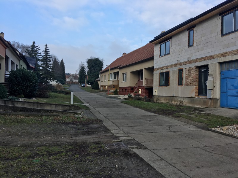 Cesta od koupaliště (2021)