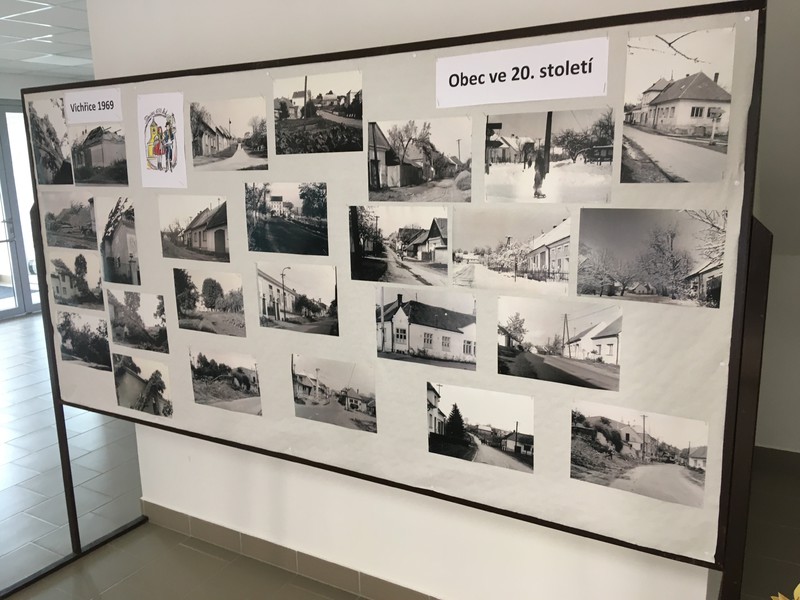 Výstava historických fotografií a pohlednic obce (2021)