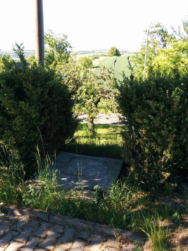 Podstavec kříže z roku 1801 při rekonstrukci památky (2017)