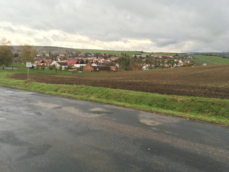 Pohled na Těmice od Domanína (2020)