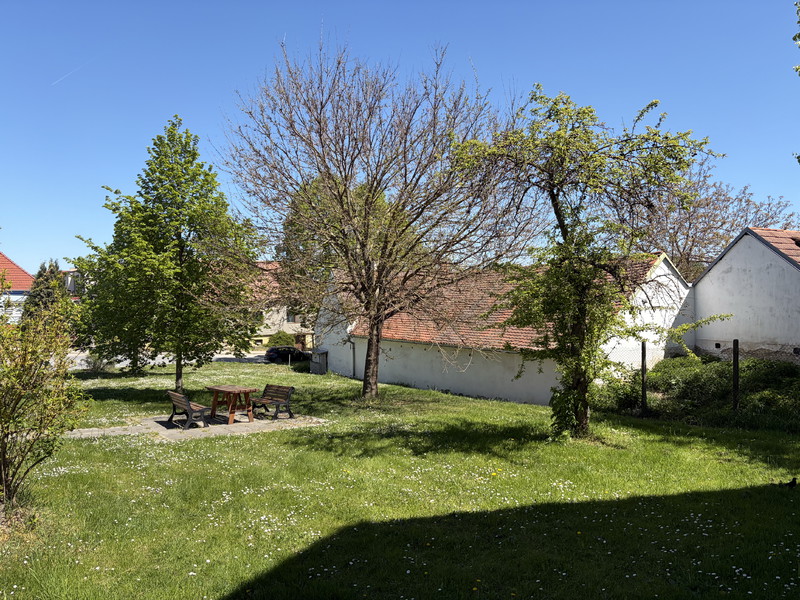Parčík u křižovatky (2026)