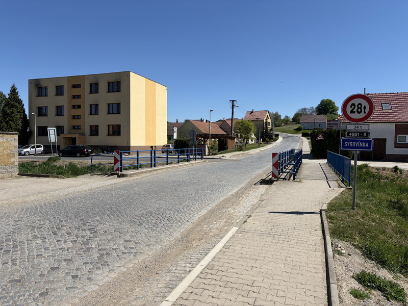 Mostek přes Syrovínku u bytovky (2026)