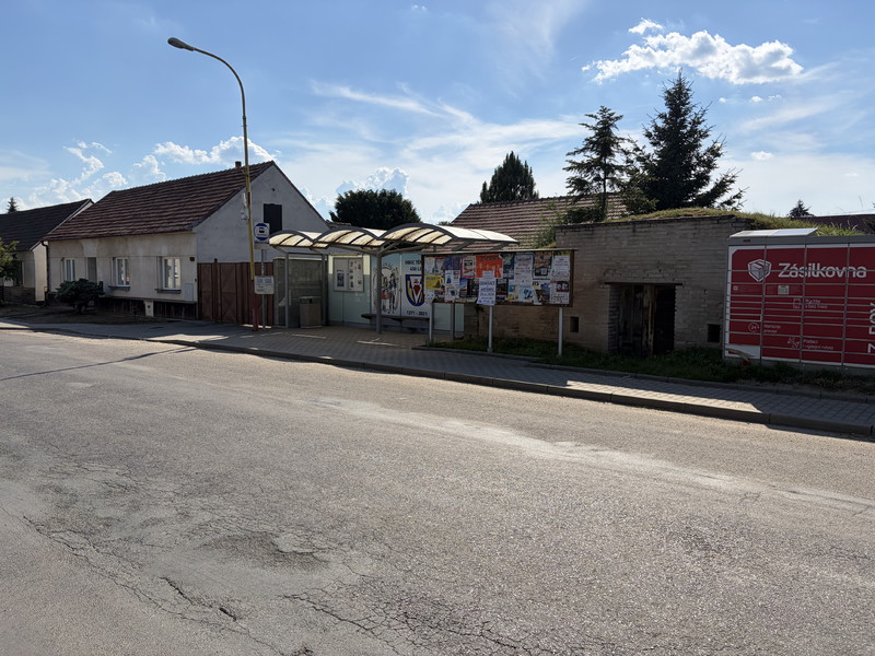 Autobusová zastávka na Bzenec (2026)