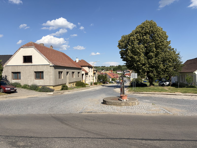 Obecní cesta od křižovatky po kovárnu (po kanalizaci) (2026)