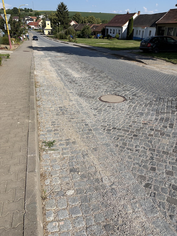 Obecní cesta od křižovatky po kovárnu (po kanalizaci) (2026)