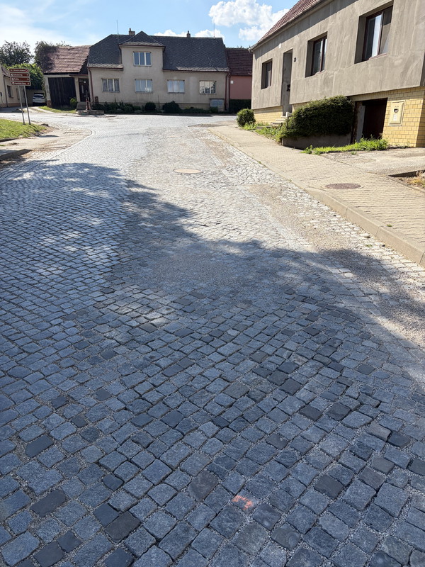 Obecní cesta od křižovatky po kovárnu (po kanalizaci) (2026)