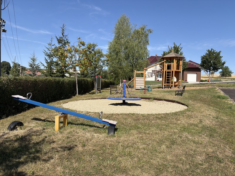 Dětské hřiště na nové ulici (2026)