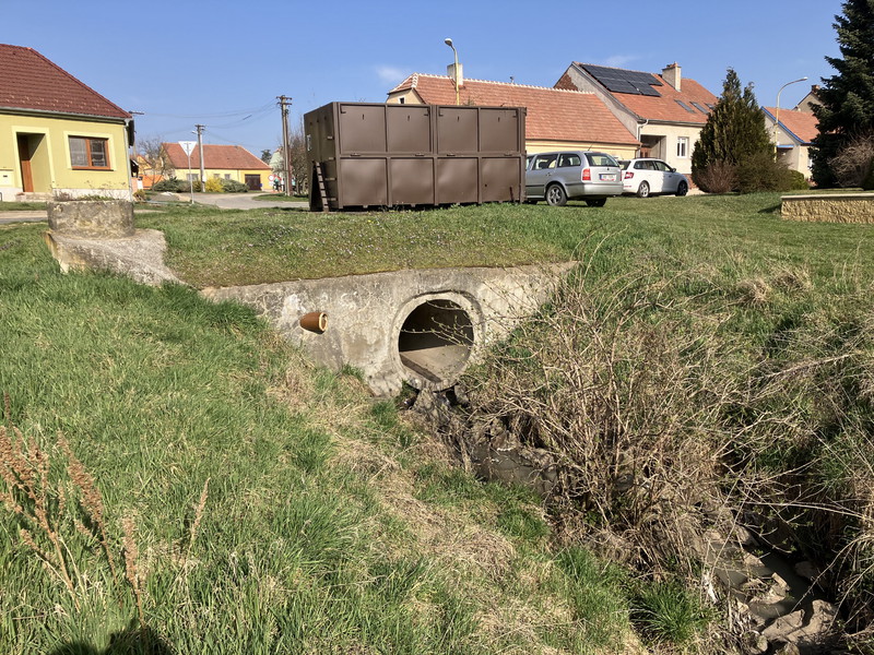 Odpadní roura staré kanalizace (2025)