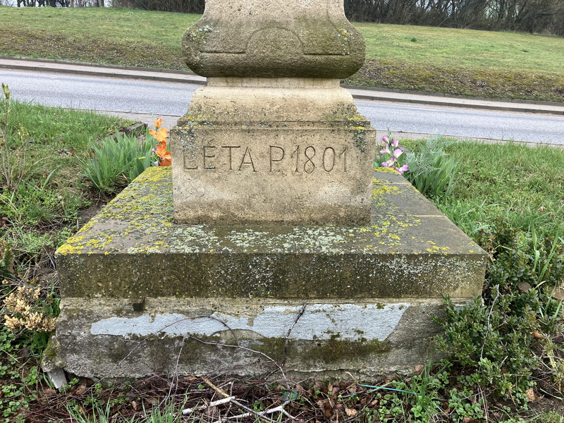 Sokl kříže z roku 1801 (2025)