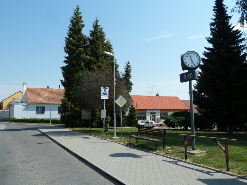 Autobusová zastávka (2013)