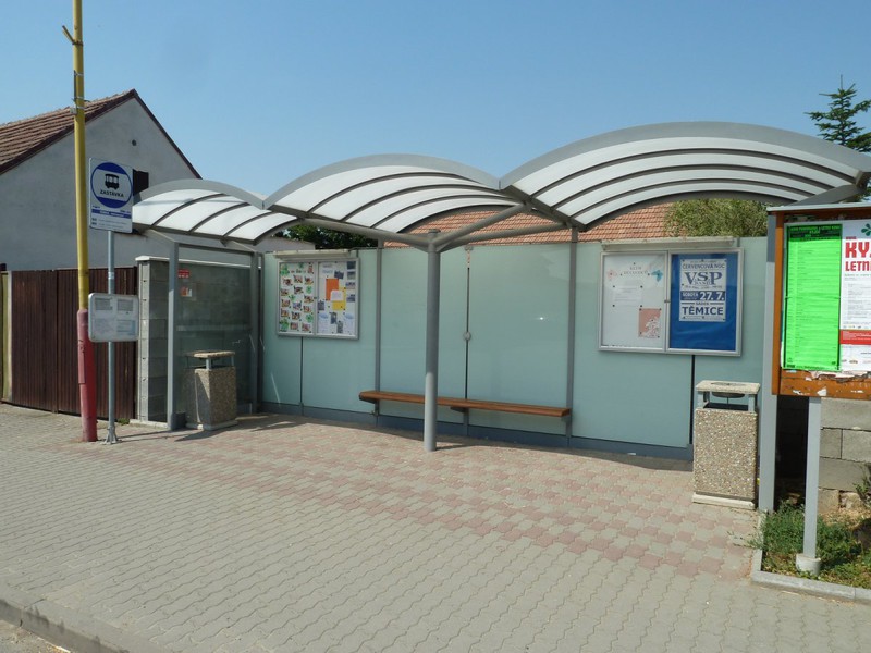 Autobusová zastávka (2013)