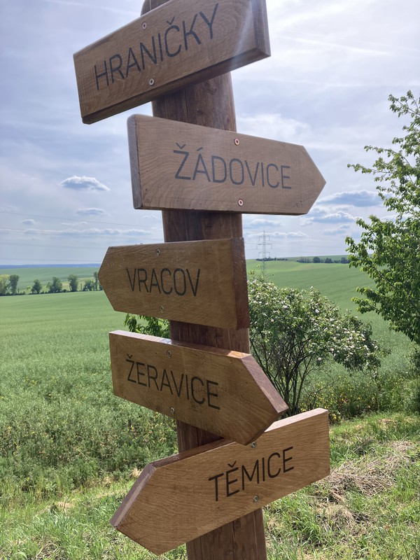 Lavička na Hraničkách (2024)