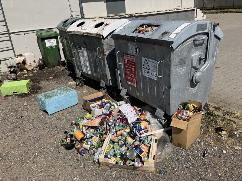 Hnízdo pro plasty a papír (2024)