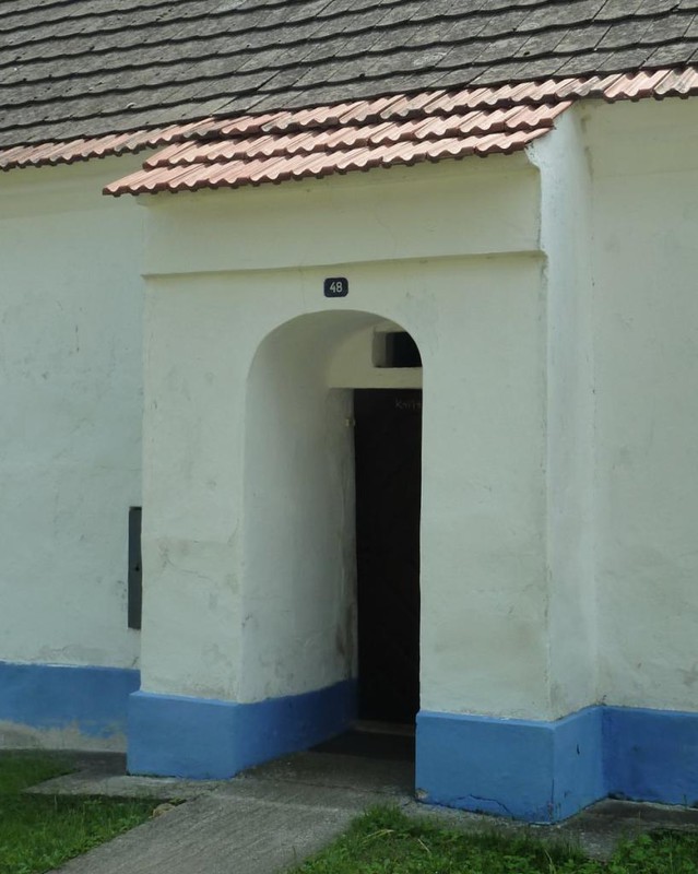 Památkově chráněné žůdro na domě č.p. 48 (2011)
