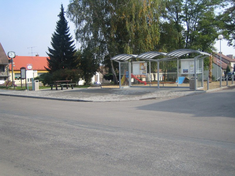 Autobusová zastávka (2008)