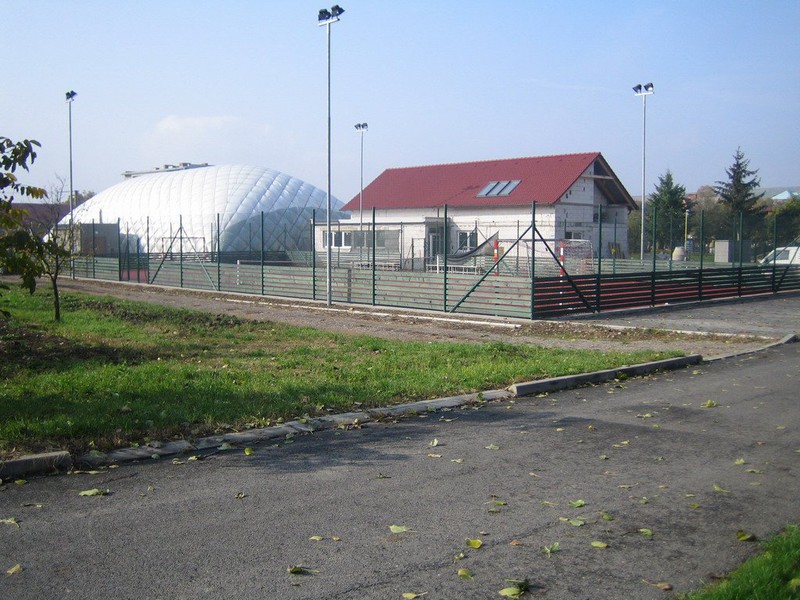 Nafukovací hala a tenisový kurt (2008)