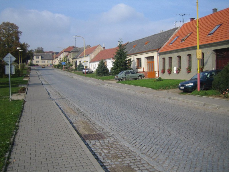 K pumpě na dědině (2008)