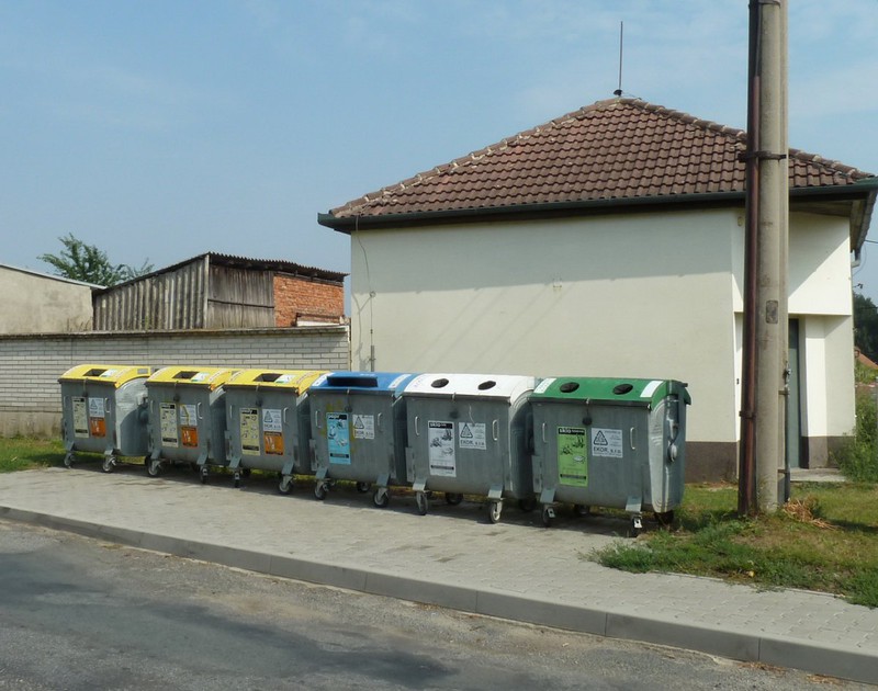 Nádoby na tříděný odpad (2012)