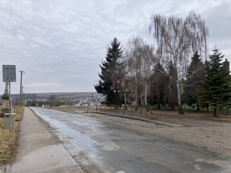 Autobusová zastávka u traktorky (2026)