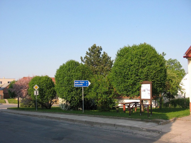 Parčík u křižovatky (2009)
