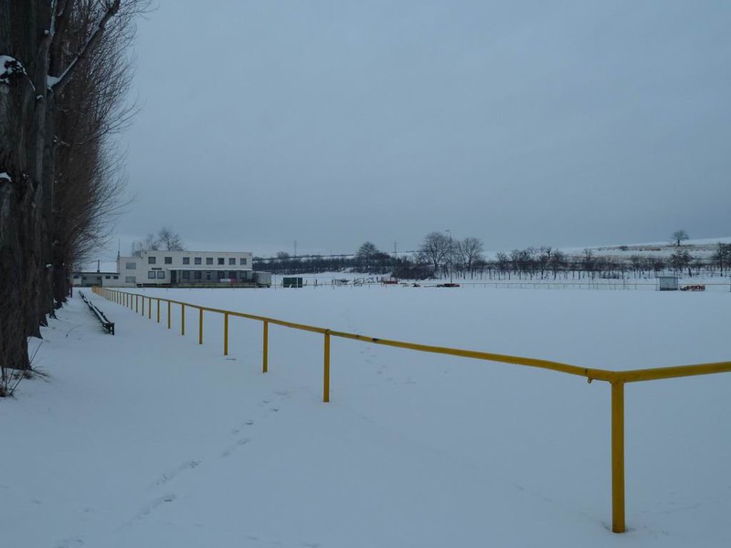 Fotbalové hřiště v zimě (2010)