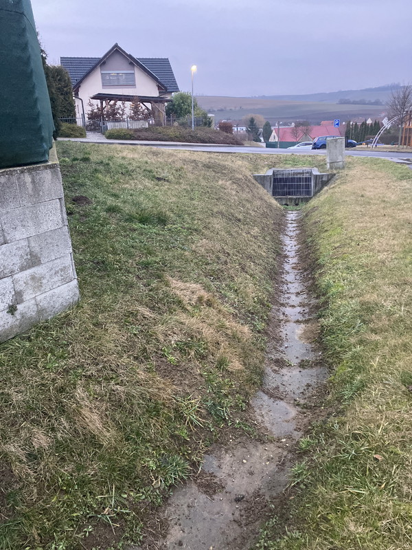 Stezka nad novou ulicí (2026)